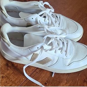 Veja Sneakers White & Gold Size 8